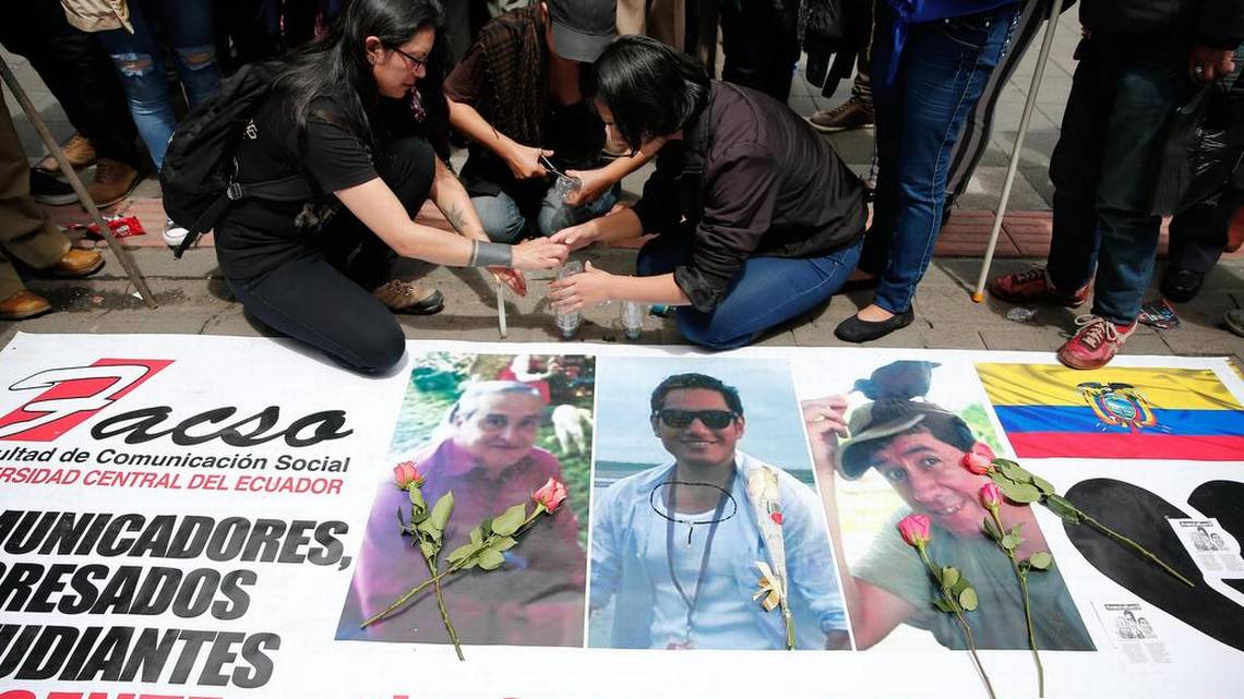 Han encontrado cadáveres que pueden corresponder a los cuerpos de los 3 periodistas ecuatorianos Han encontrado cadáveres que pueden corresponder a los cuerpos de los 3 periodistas ecuatorianos