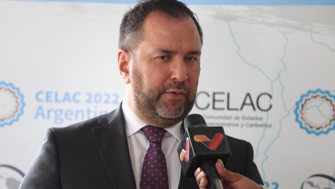 Canciller de Maduro llama a Boric “ridículo sirviente y sumiso peón” de EE UU Canciller de Maduro llama a Boric “ridículo sirviente y sumiso peón” de EE UU