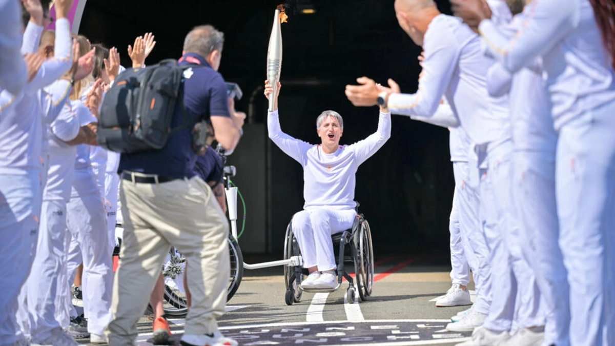 París 2024: la llama paralímpica llega a Francia por el Eurotúnel París 2024: la llama paralímpica llega a Francia por el Eurotúnel