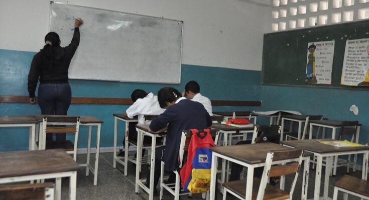 representantes de colegios deben contar con 300US representantes de colegios deben contar con 300US