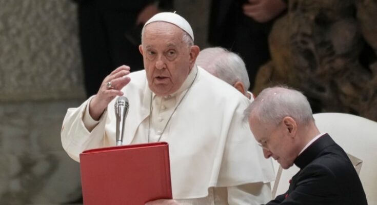 El papa visitará Córcega el 15 de diciembre tras no asistir a la reapertura de Notre Dame en París El papa visitará Córcega el 15 de diciembre tras no asistir a la reapertura de Notre Dame en París