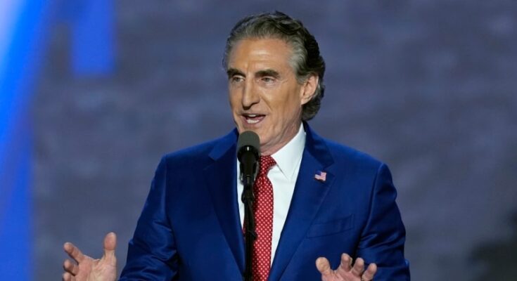 Trump nombra a gobernador de Dakota del Norte, Doug Burgum, como secretario del Interior Trump nombra a gobernador de Dakota del Norte, Doug Burgum, como secretario del Interior